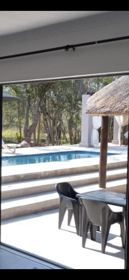 Hotel Wild Goose Marloth Park Esterno foto